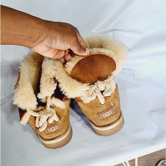 Ugg   - Picture 5 of 12